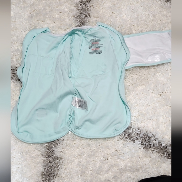 New Nanit Swaddles 0-3m - Picture 6 of 12